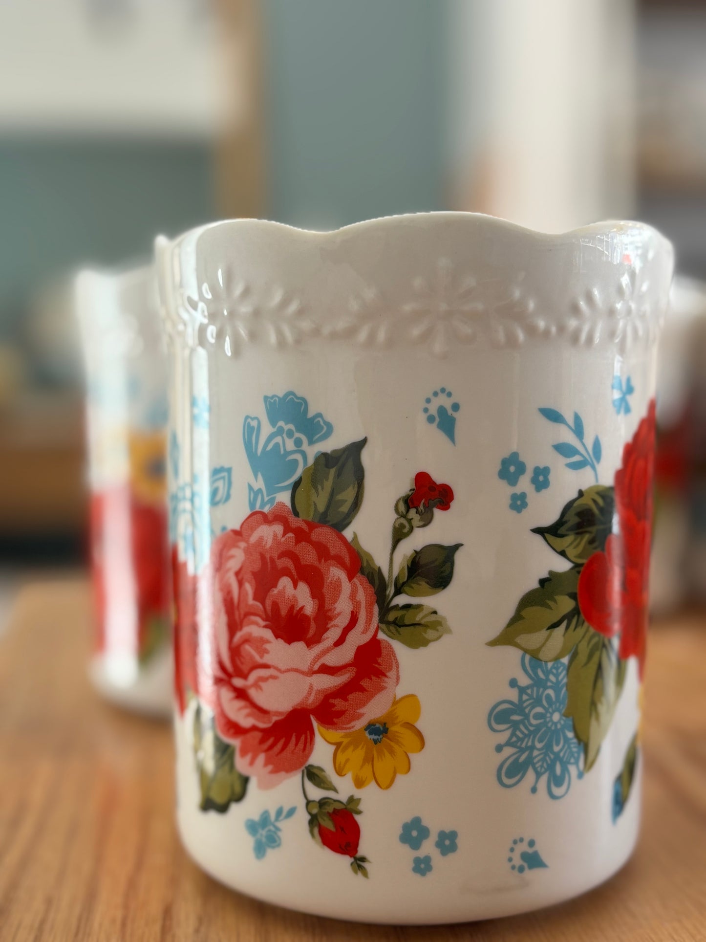 The Pioneer Woman Sweet Rose Utensils Holder