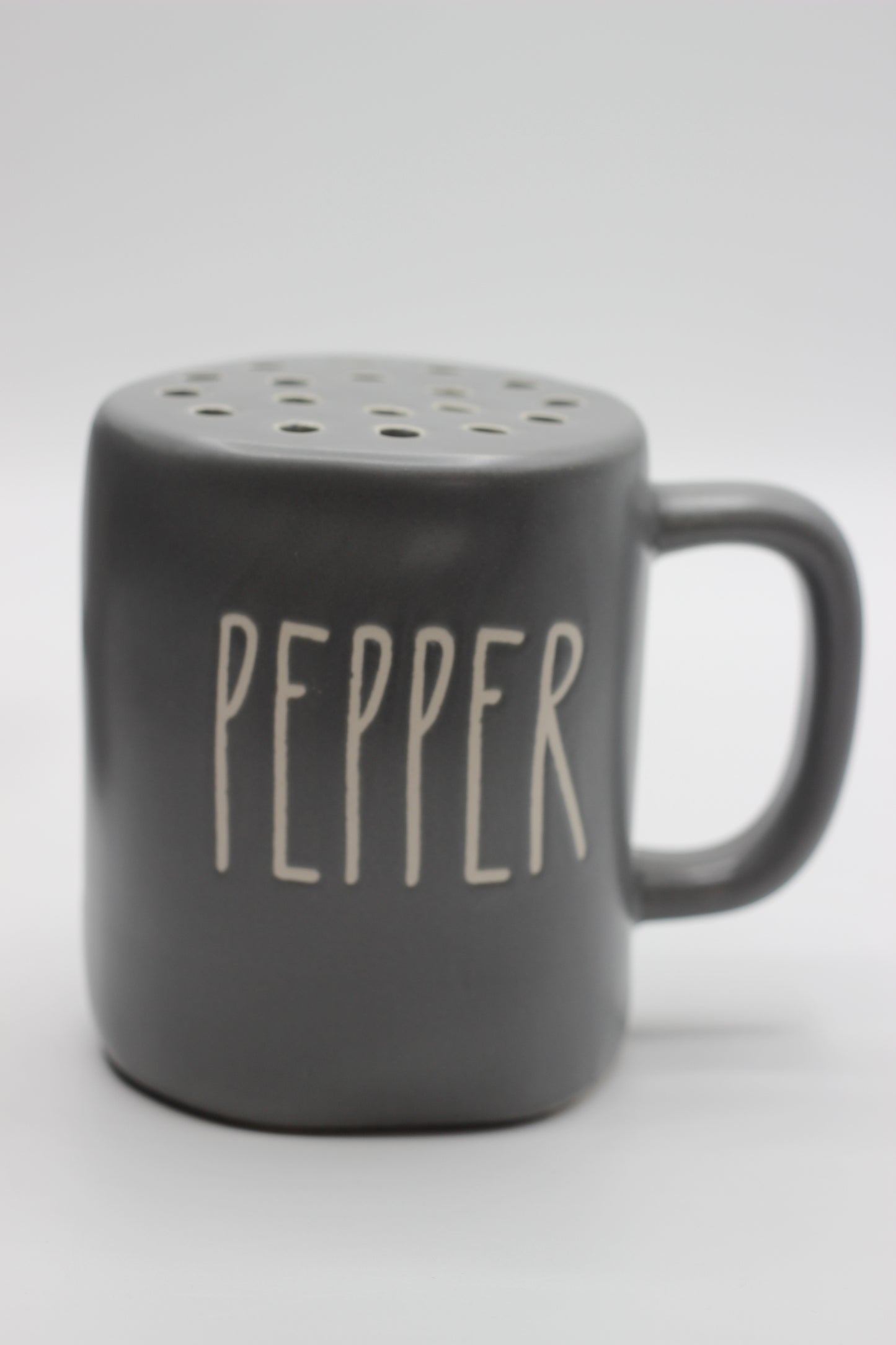 Rae Dunn Salt and Pepper Shakers Set of 2pcs