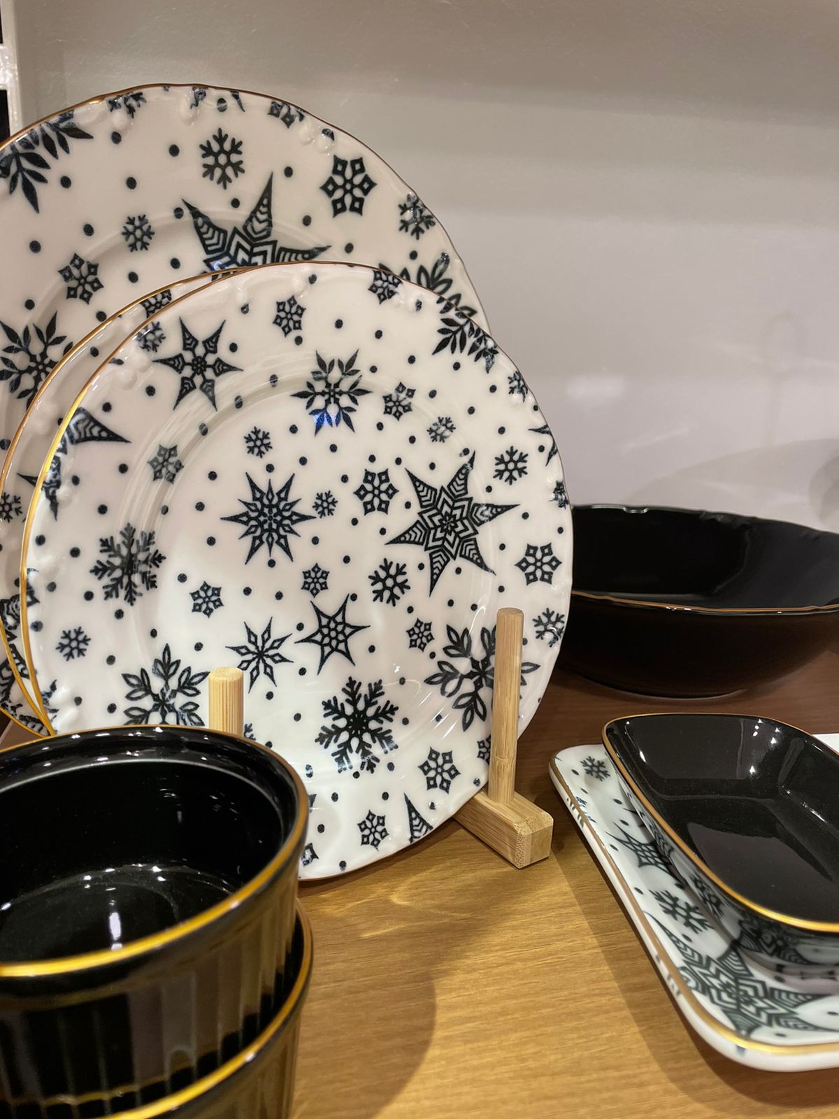 43 Pcs Stars Dinner Set Black & White