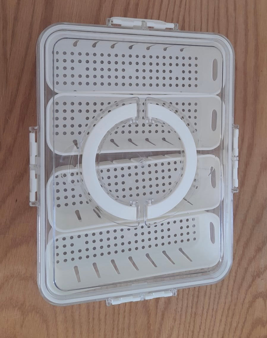 Food Storage Containers With 4 Removable Colanders