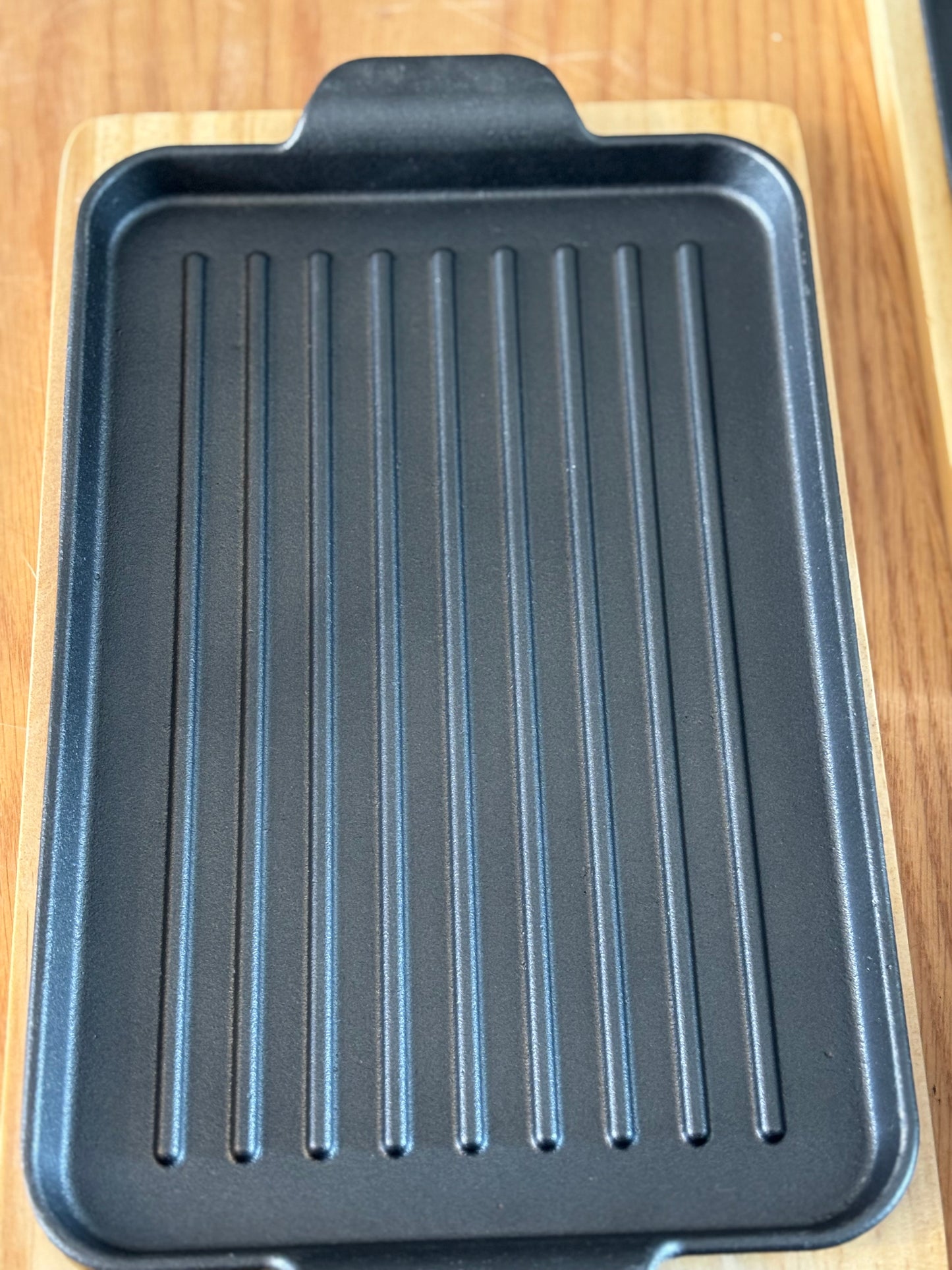 Rectangular Cast iron Grill Pan With Wooden  Serving Base