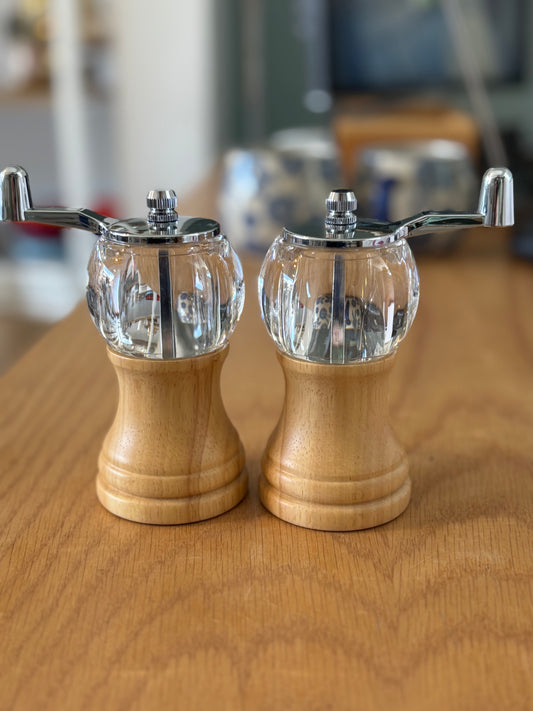 Salt and Pepper Mills Set of 2 Pcs