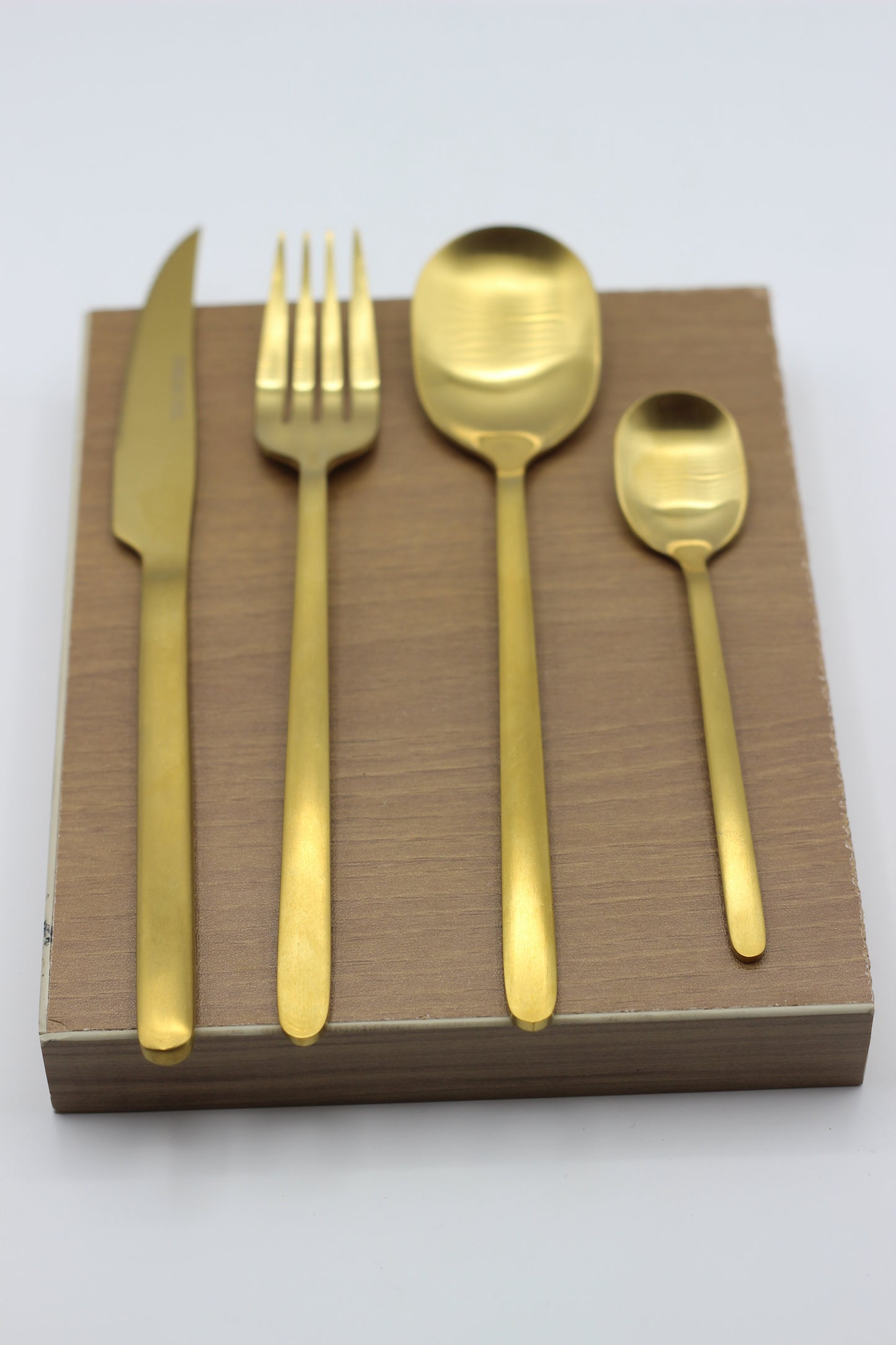 Premier Avie Matte Gold Finish 16 Piece Cutlery Set