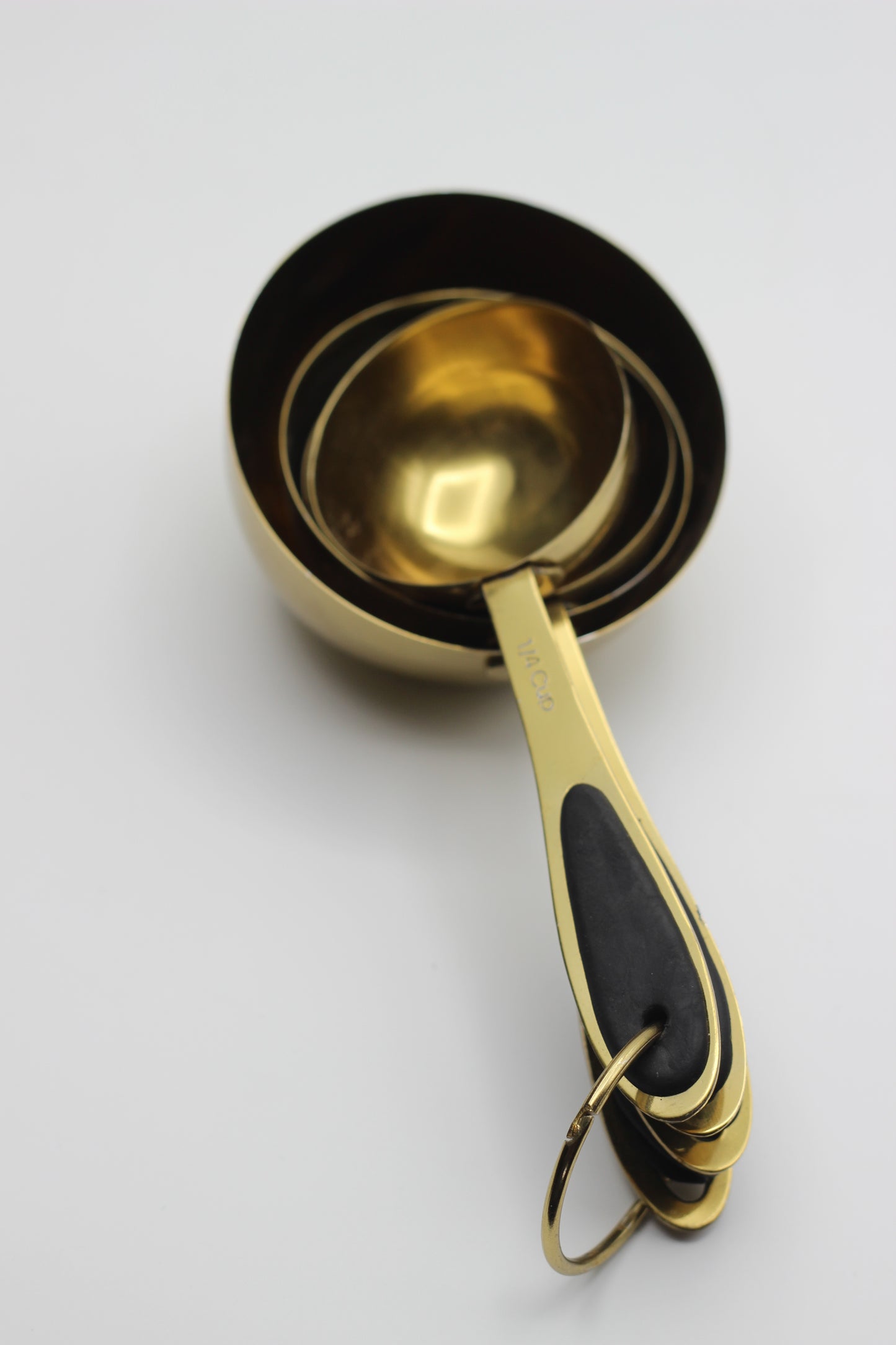 GOLD /BLACK MEASURING CUPS