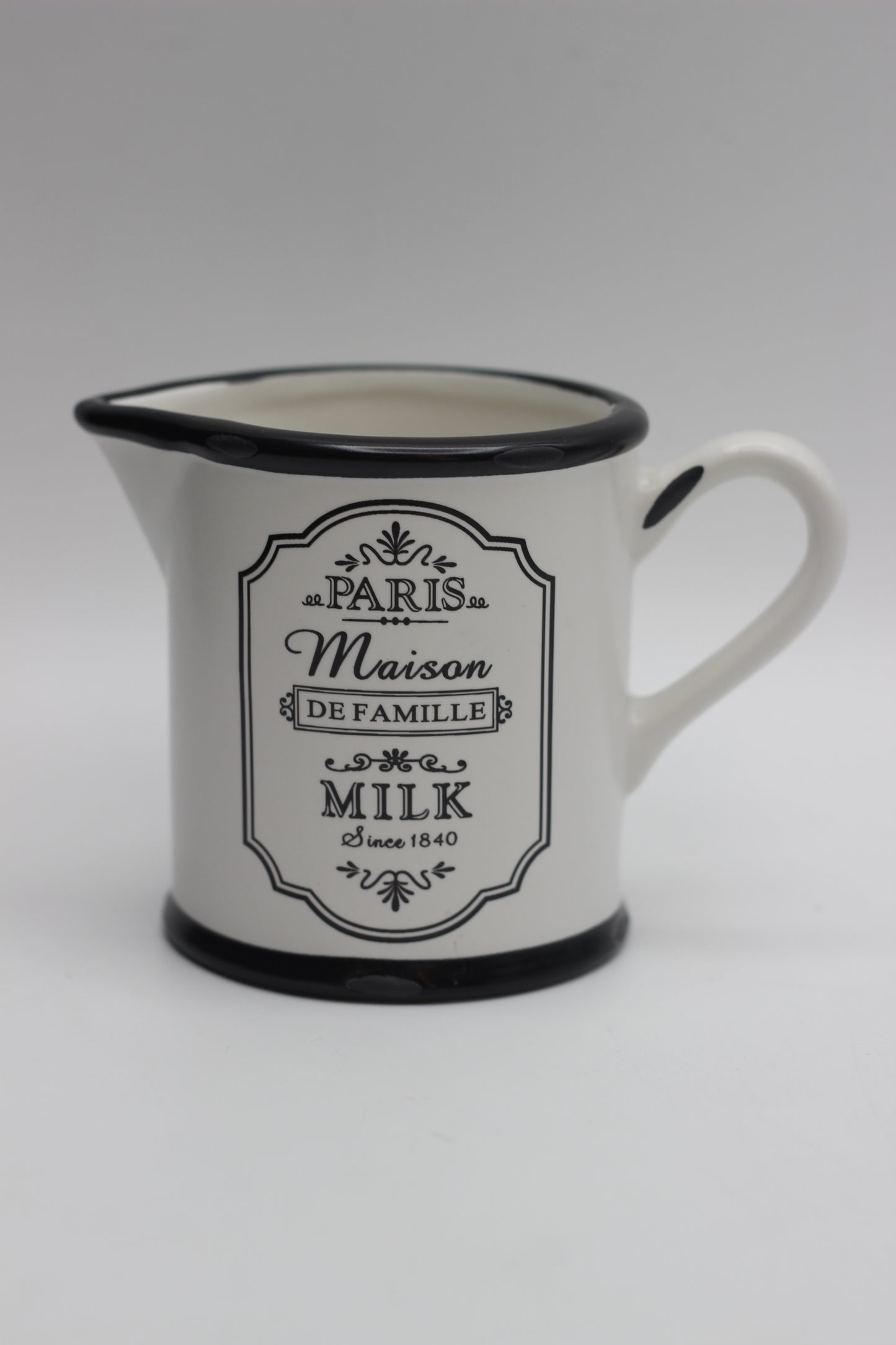 Maison Defamille Milk Jug and Sugar Pot