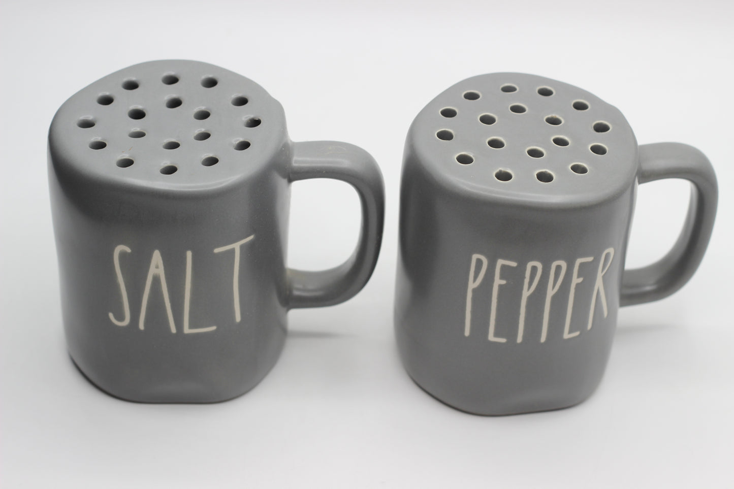 Rae Dunn Salt and Pepper Shakers Set of 2pcs