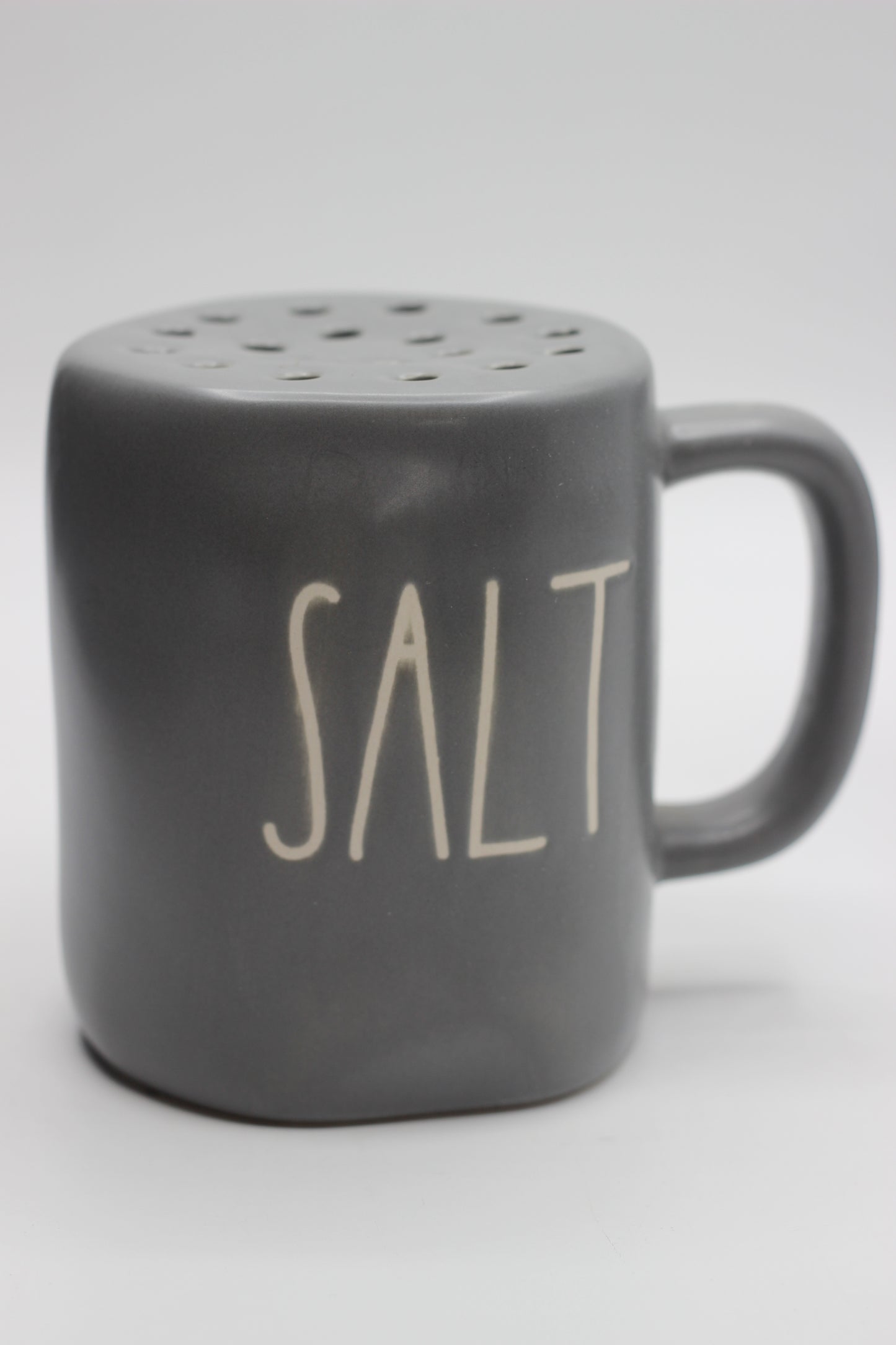 Rae Dunn Salt and Pepper Shakers Set of 2pcs